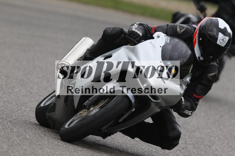 Archiv-2025/10 23.04.2025 Cornu Master School ADR/rot-rouge/22